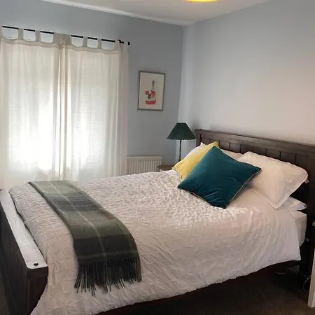 2X King Bedrooms, Private Living Room & Bathroom Thornhill  Buitenkant foto