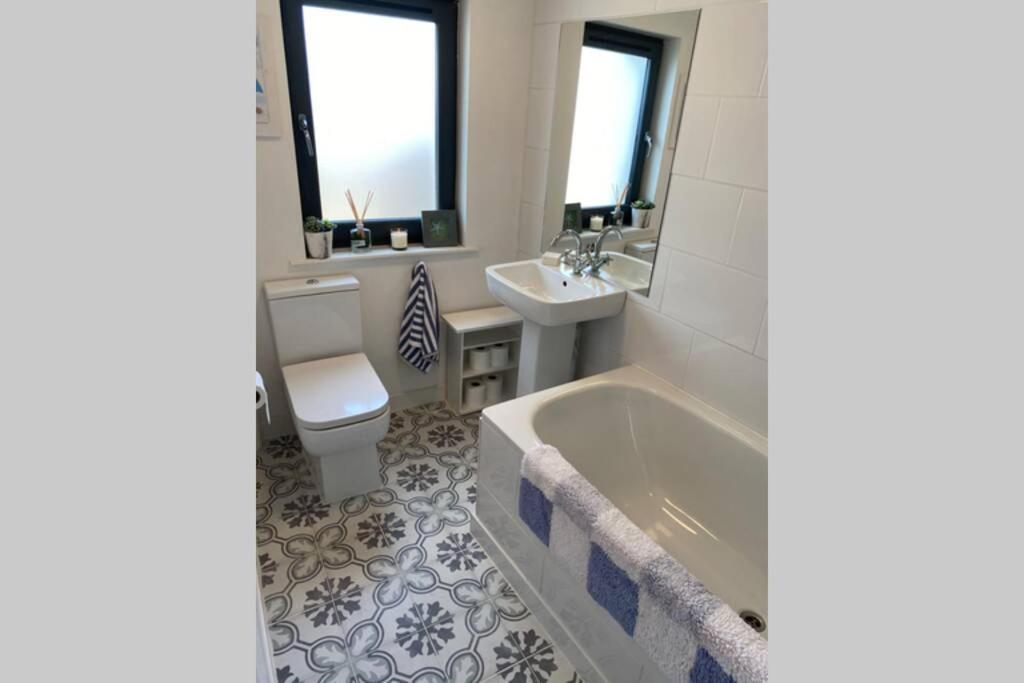 2x King Bedrooms, Private Living & Bathroom *